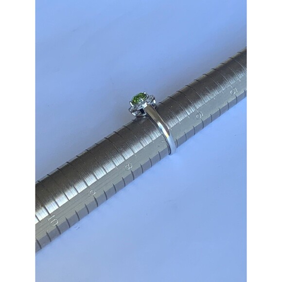 Peridot Halo Ring Size 7 White Topaz Rhodium Plated .925 Sterling Silver - Picture 6 of 6